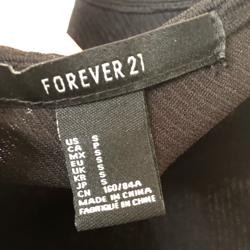 Clothes - Picture 3 of 3